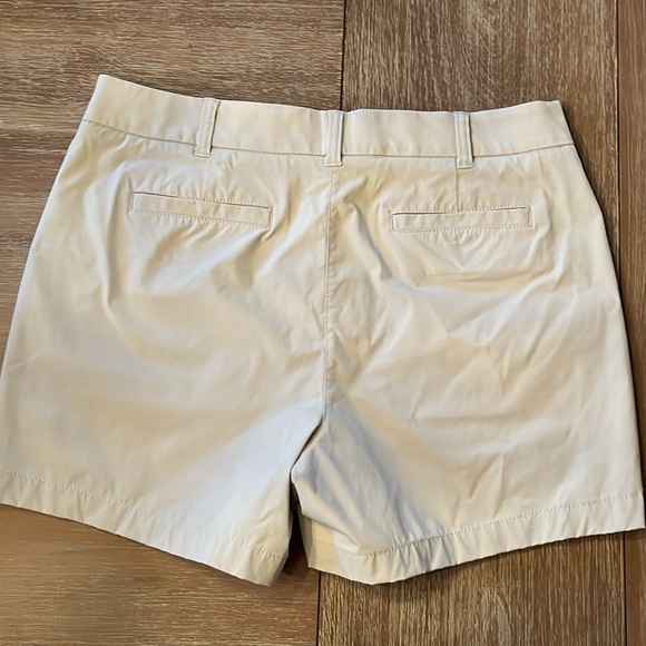 J Crew Women's 5 inch Tech Active Shorts Recycled Stretch Nylon Stone Size 12 - Picture 2 of 6